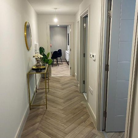 Wimbledon Luxury 3Bedroom Apartment Raynes Park Exteriör bild