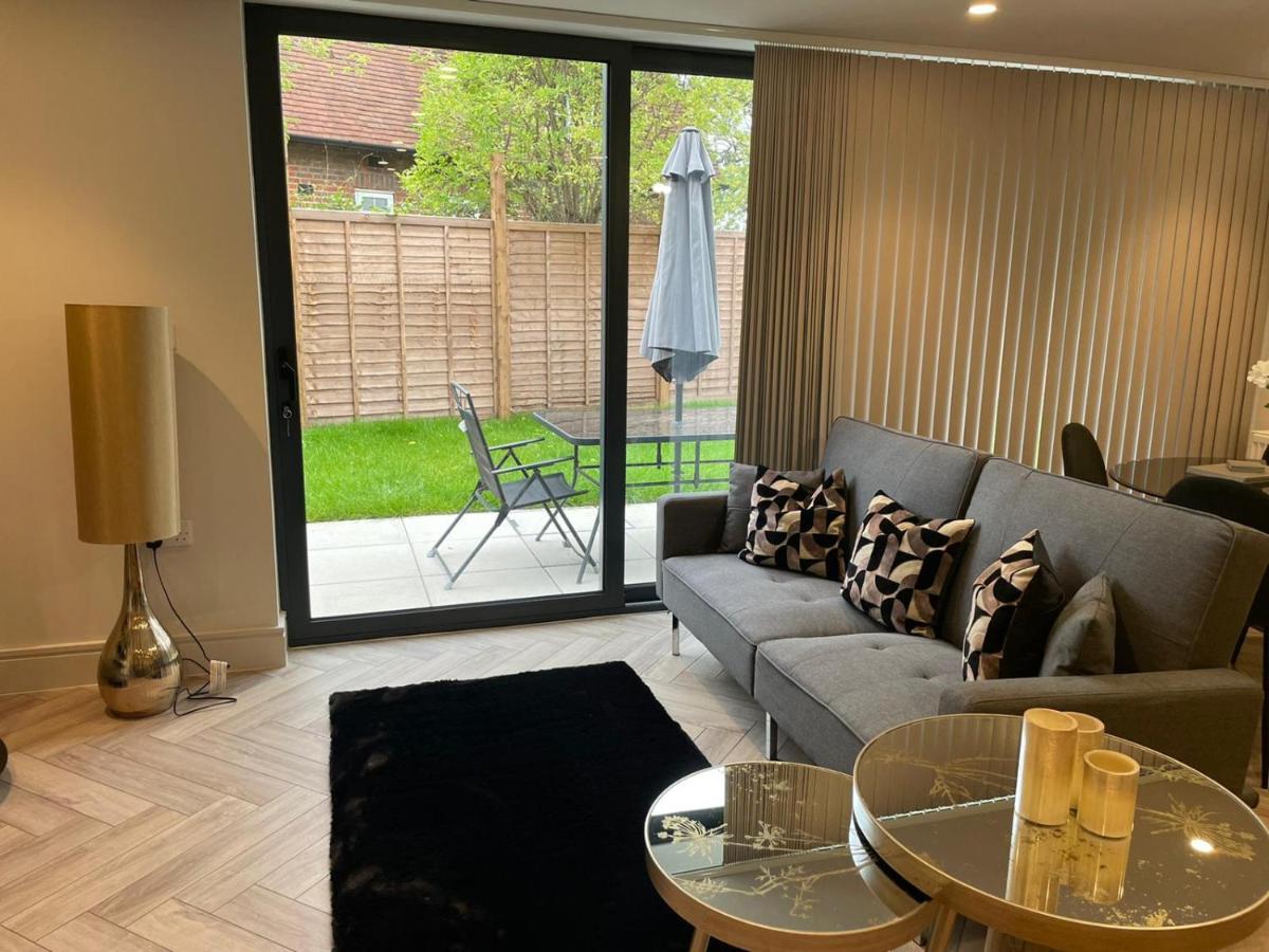 Wimbledon Luxury 3Bedroom Apartment Raynes Park Exteriör bild