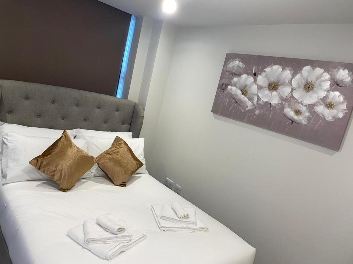 Wimbledon Luxury 3Bedroom Apartment Raynes Park Exteriör bild